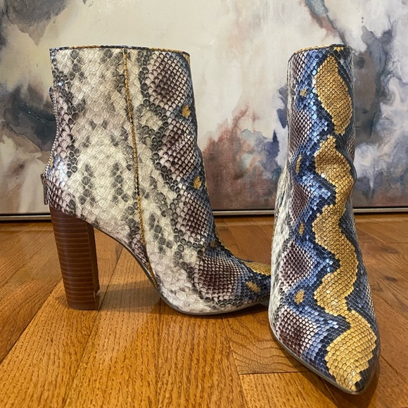 Steve Madden Trista Multi Snake Boots - Picture 8 of 8